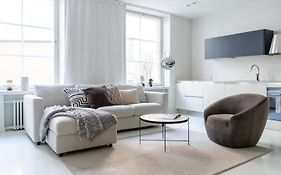 Spacious And Central Apartment With Private Sauna